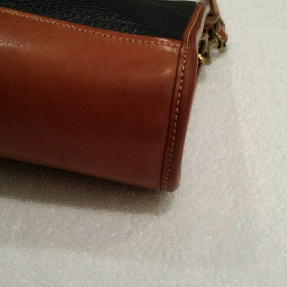 SOLD****Dooney Burke Shoulder Bag Navy - Picture 4 of 8